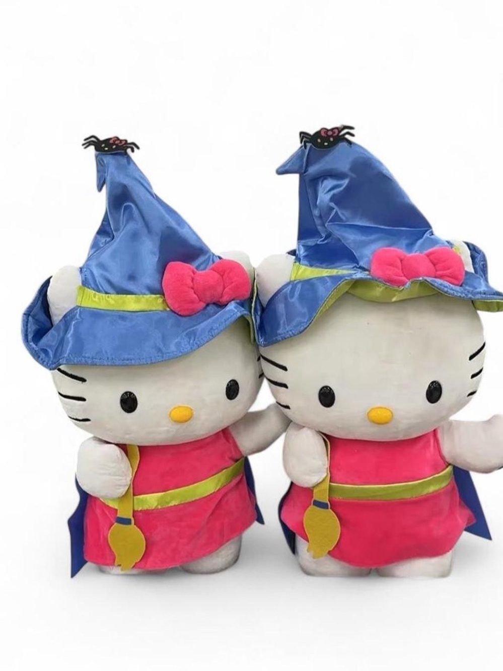 Hello Kitty 2026 Halloween Witch Greeter